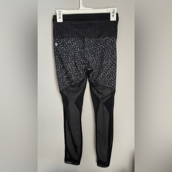 🍋Lululemon Running In The City 7/8 Tight *Full-On Luxtreme - Picture 13 of 14